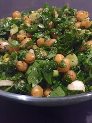 Zeytinli Nohut Salatası